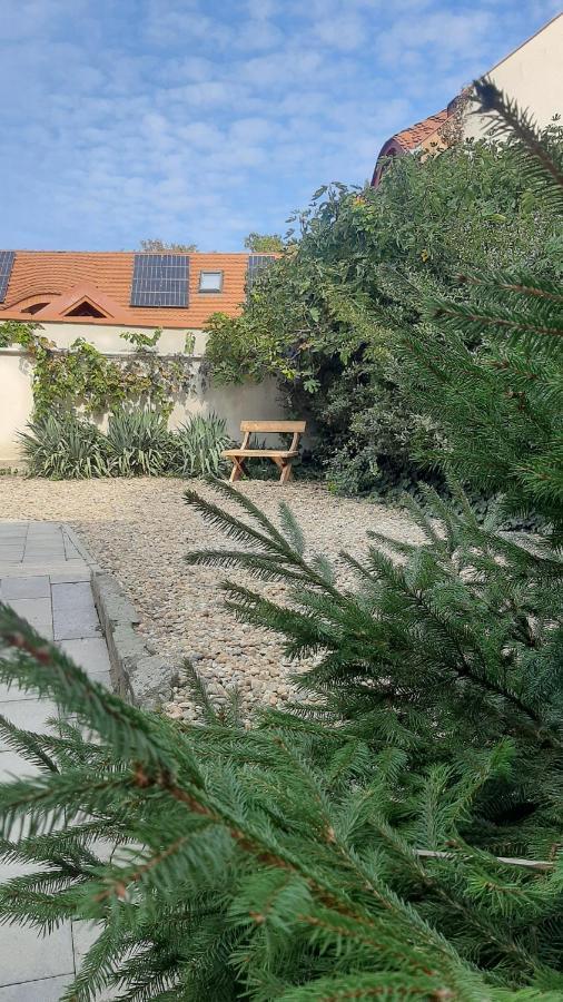 Glamour Apartman Gyula Exterior foto
