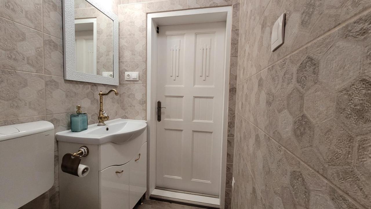 Glamour Apartman Gyula Exterior foto